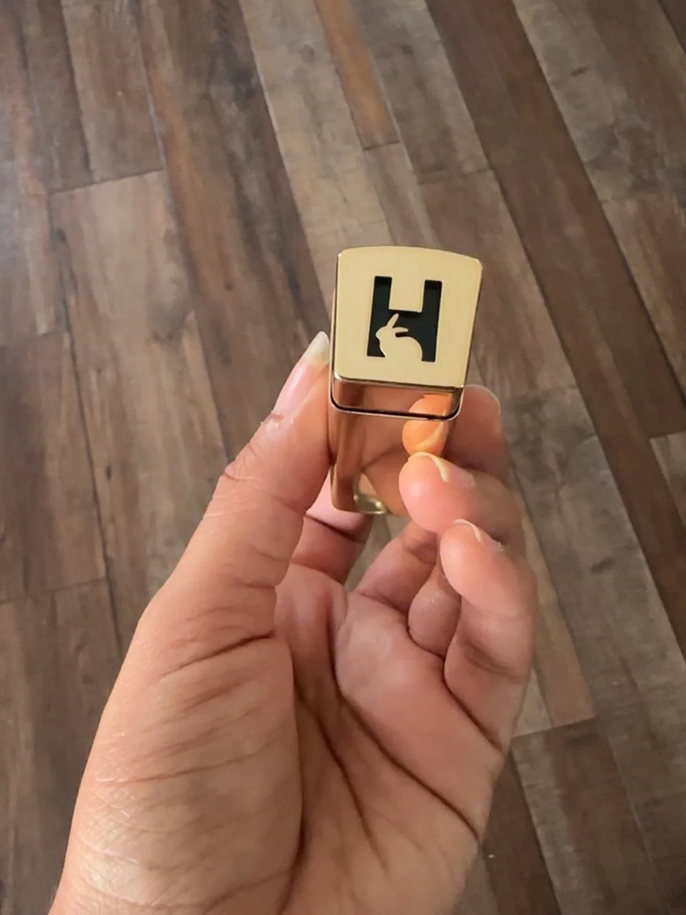 Hourglass lipstick